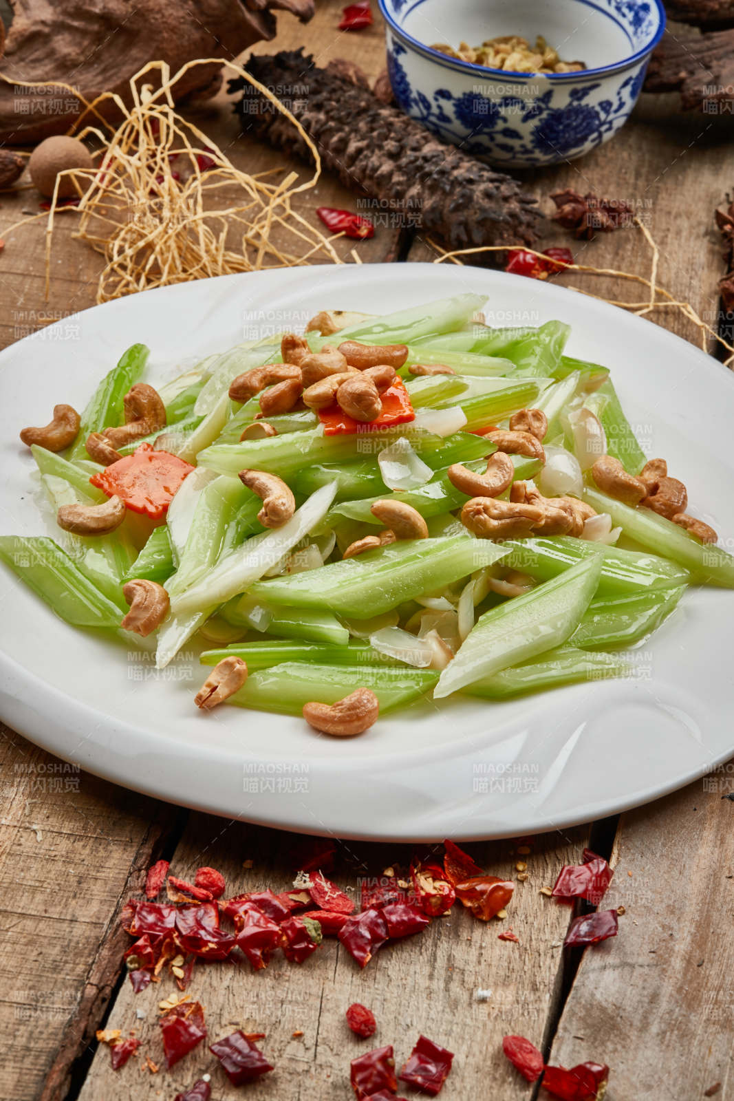 清炒腰果西芹-摄影图
