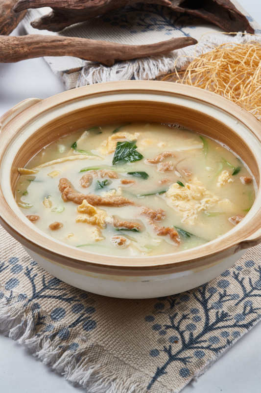 砂鍋酥肉油炸豆腐面筋蔬菜煲