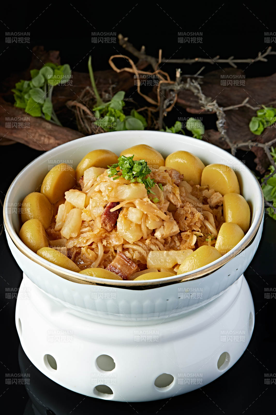 農家美味豬肉粉條酸菜配拿糕