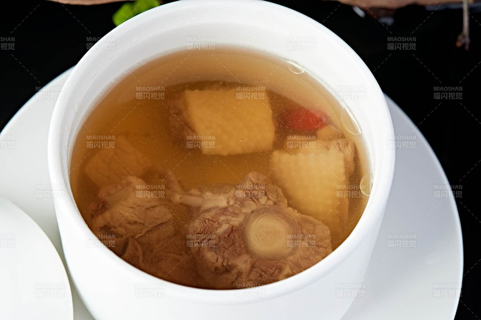 砂锅酱焖千岛湖大鱼头配油条