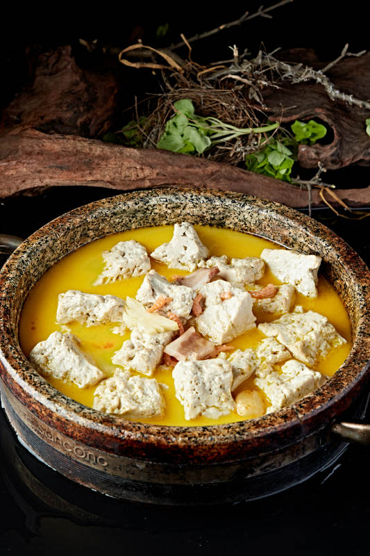 石锅鲜鸡汤腌笃咸肉海米炖豆腐