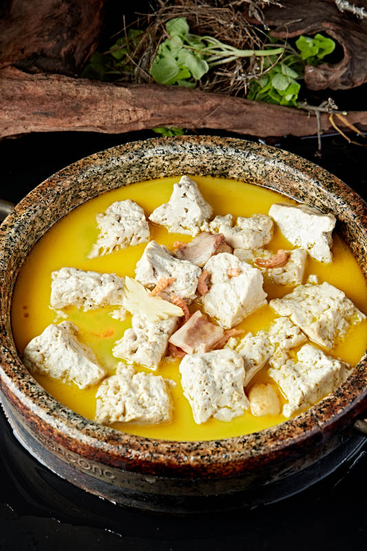 石锅鲜鸡汤腌笃咸肉海米炖豆腐