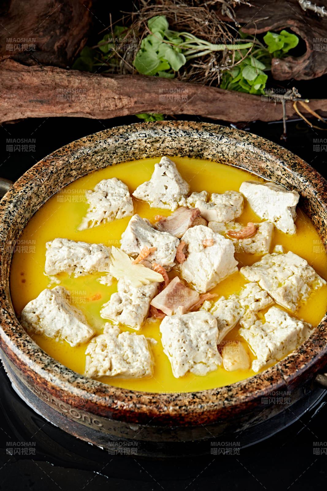 石锅鲜鸡汤腌笃咸肉海米炖豆腐
