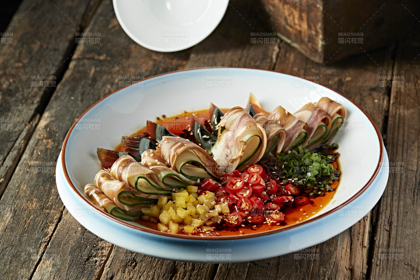 红油香辣皮蛋猪耳拼