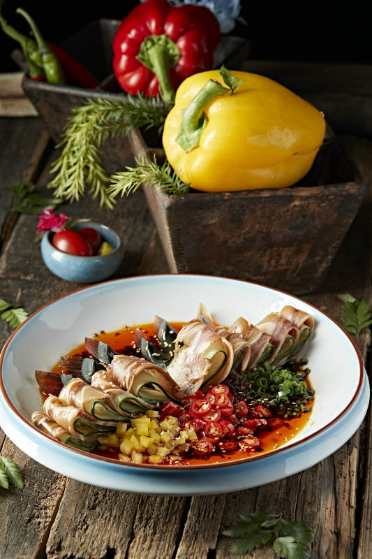 红油香辣皮蛋猪耳拼