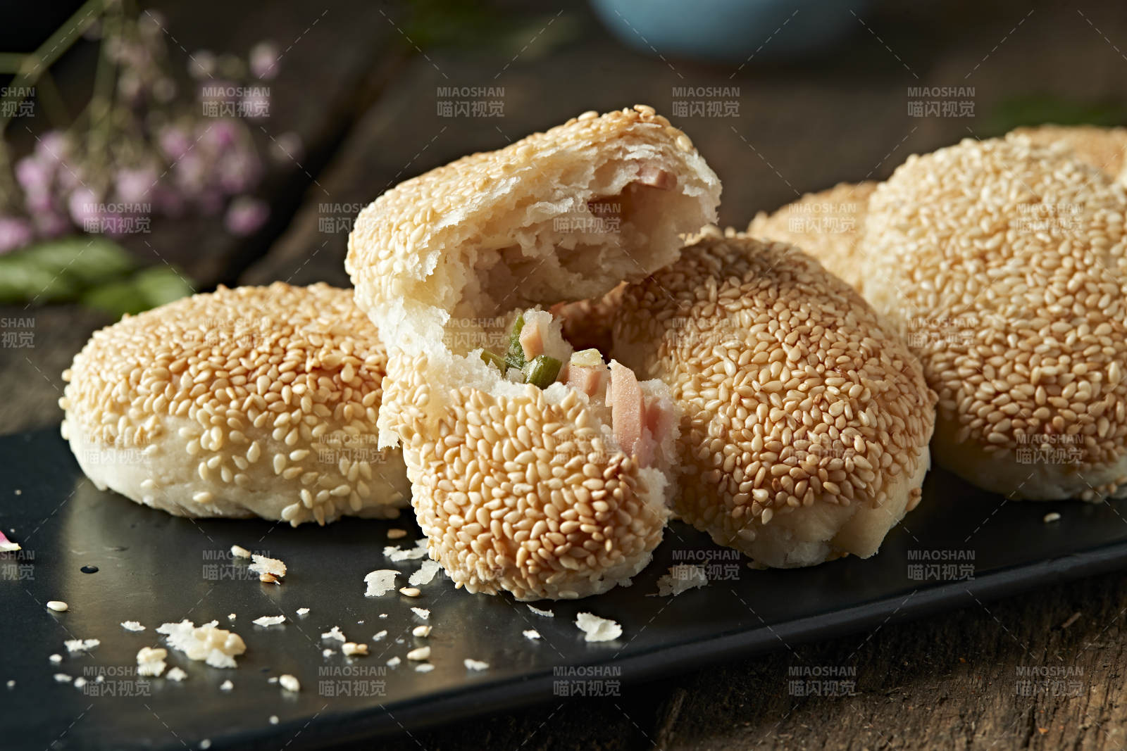 芝麻千层火腿馅料烧饼