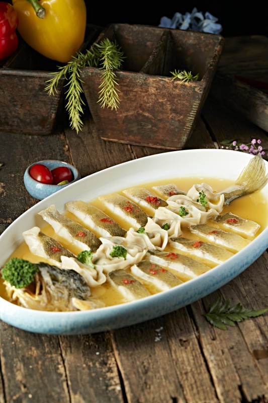 清蒸濃湯大黃魚配三鮮小餛飩