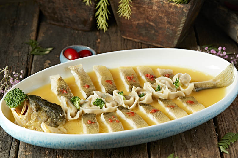 清蒸濃湯大黃魚配三鮮小餛飩