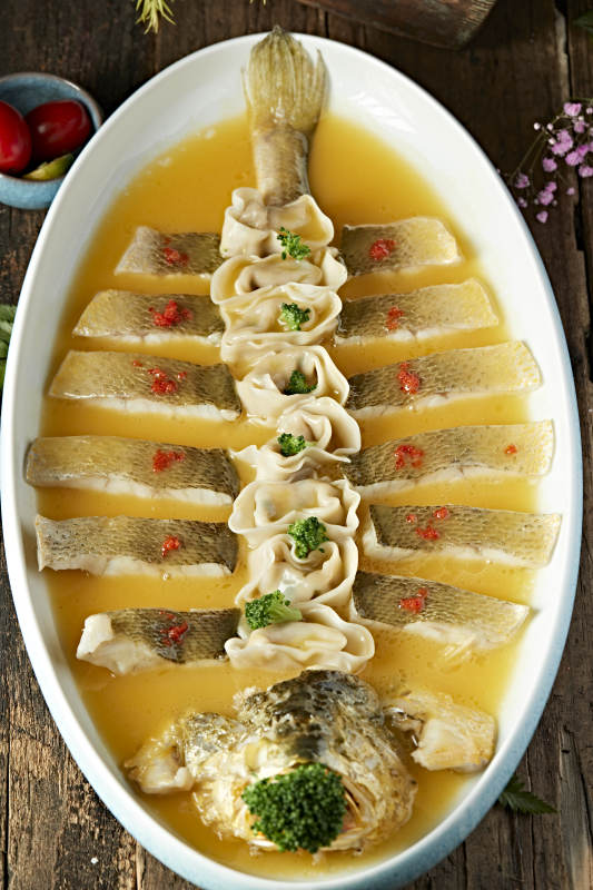 清蒸濃湯大黃魚配三鮮小餛飩