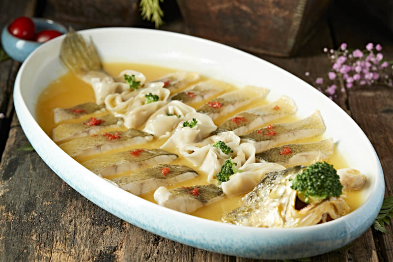 清蒸濃湯大黃魚配三鮮小餛飩
