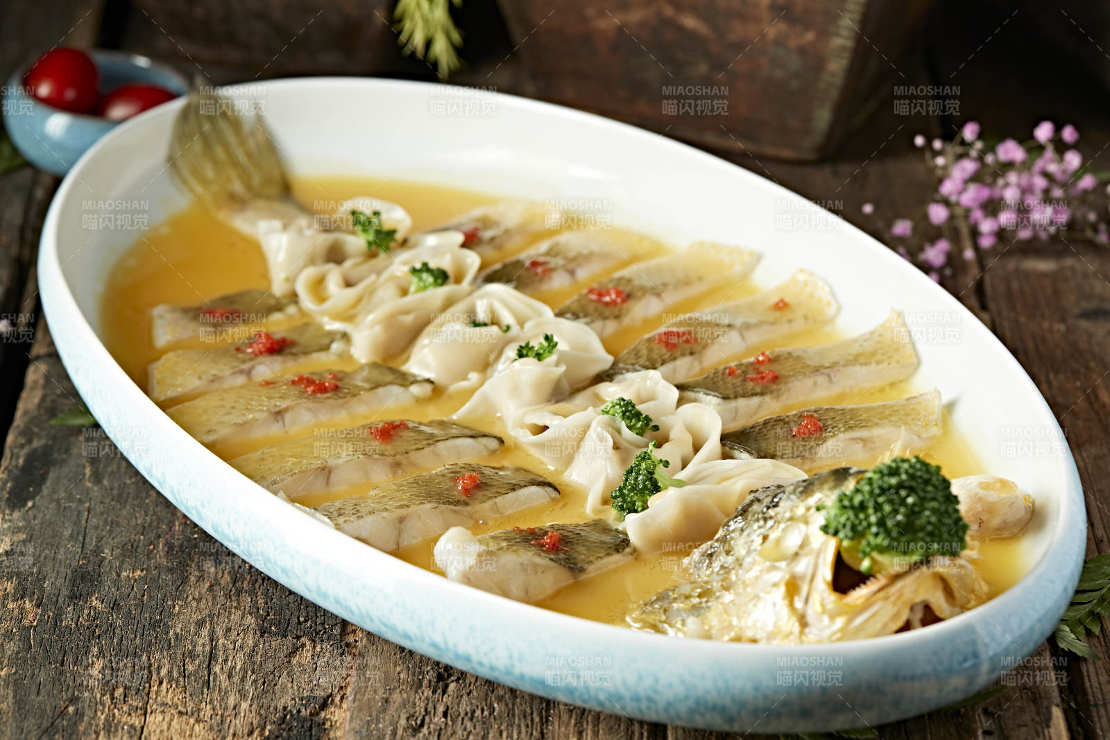 清蒸濃湯大黃魚配三鮮小餛飩