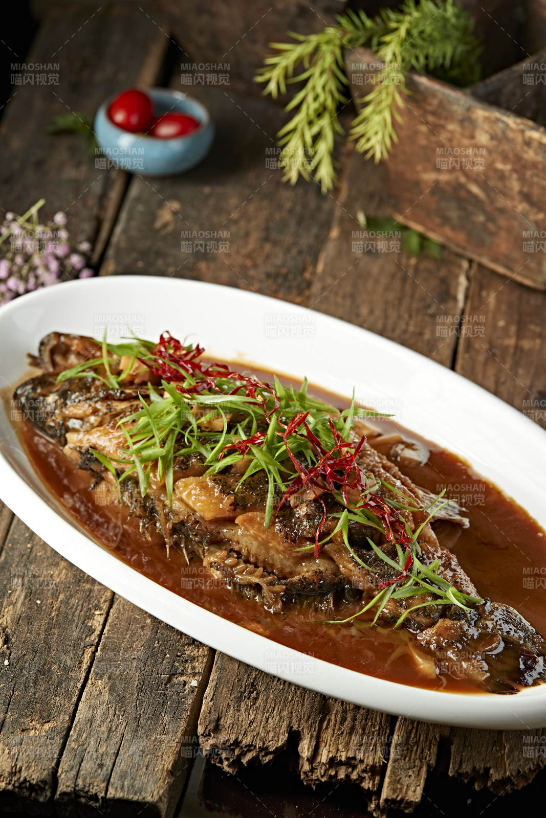 家常酱炖海鲈鱼