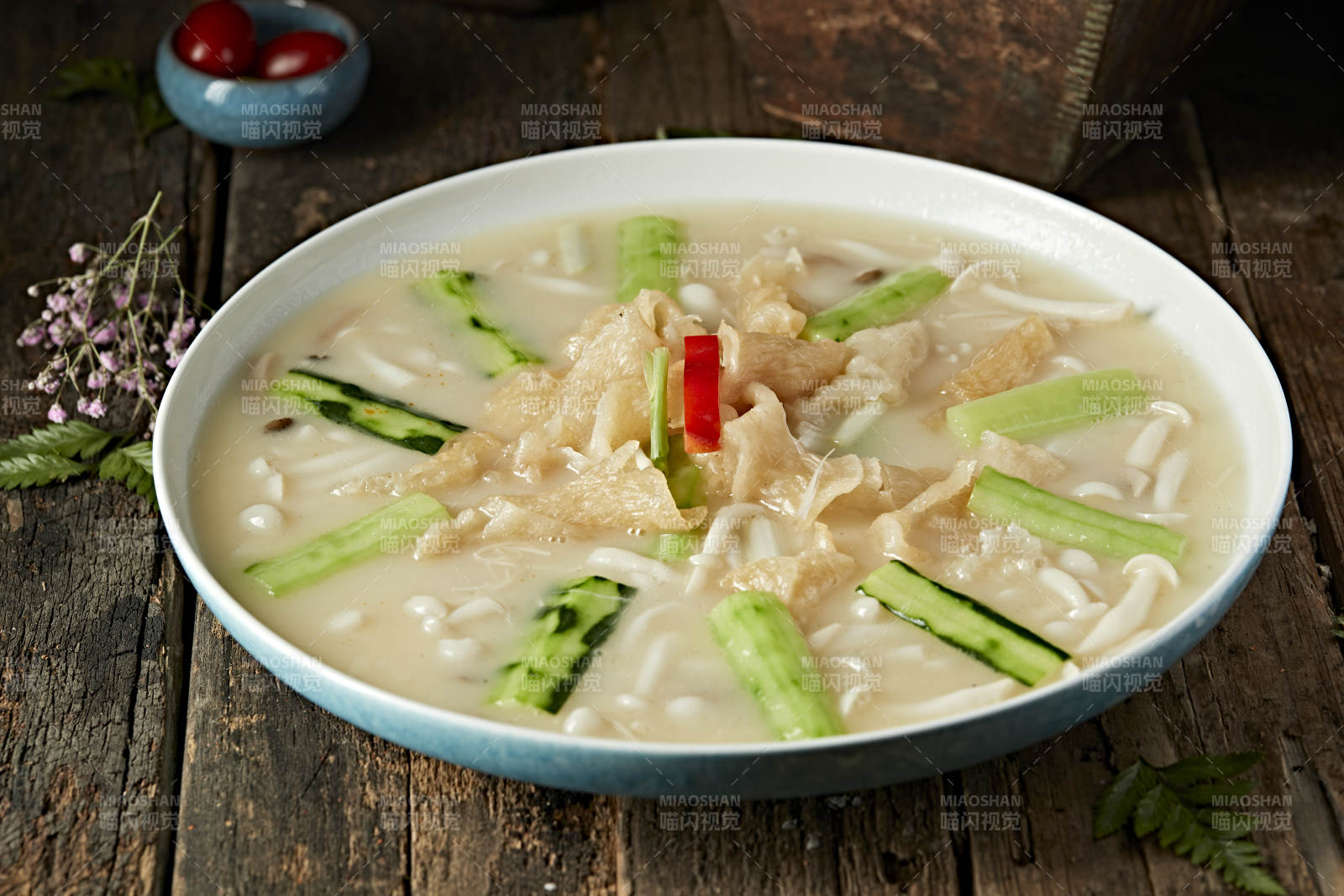 浓汤杂菌烩鱼肚