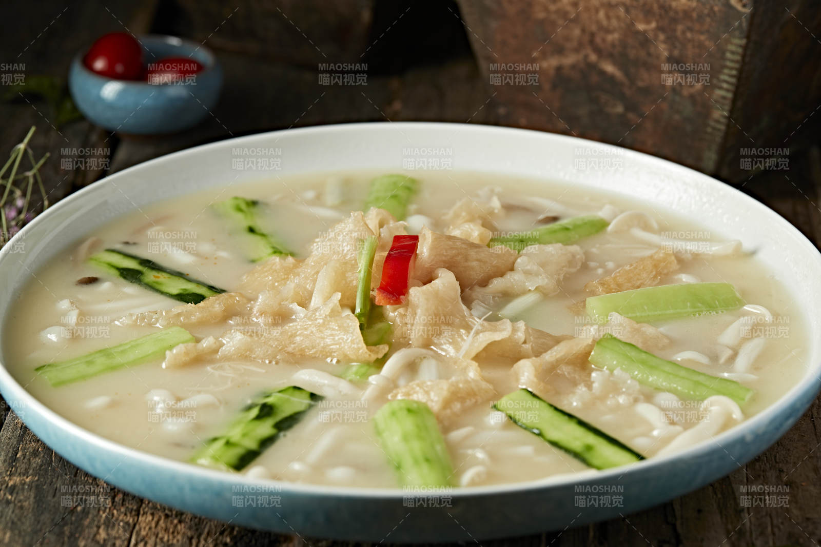 浓汤杂菌烩鱼肚