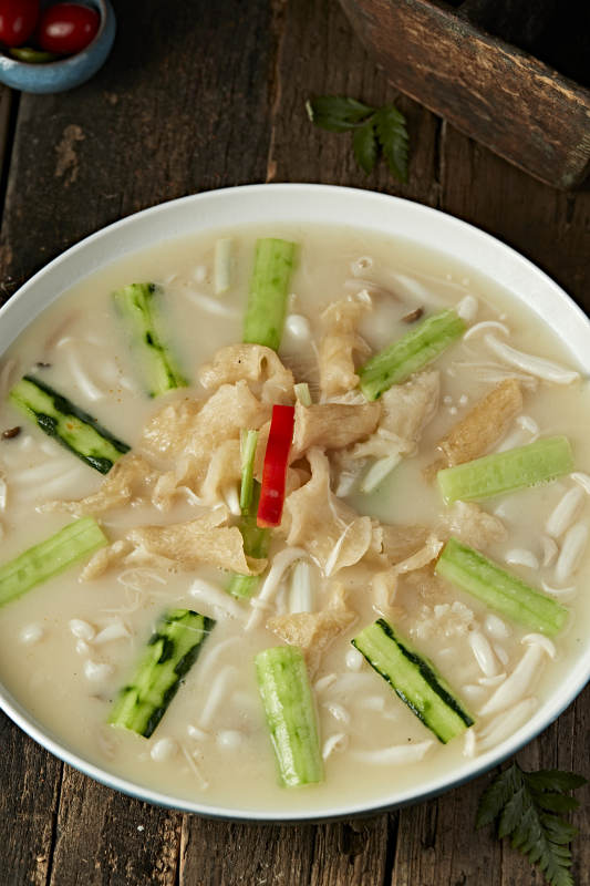 浓汤杂菌烩鱼肚