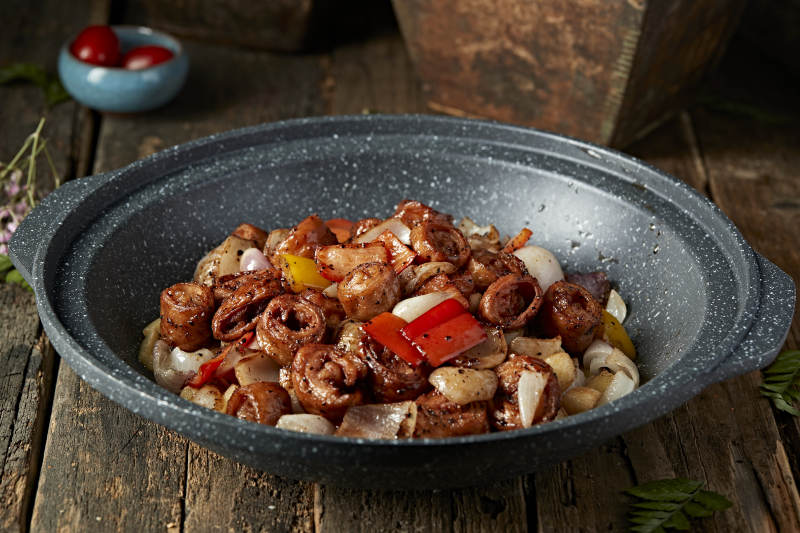 石锅彩椒洋葱肥肠