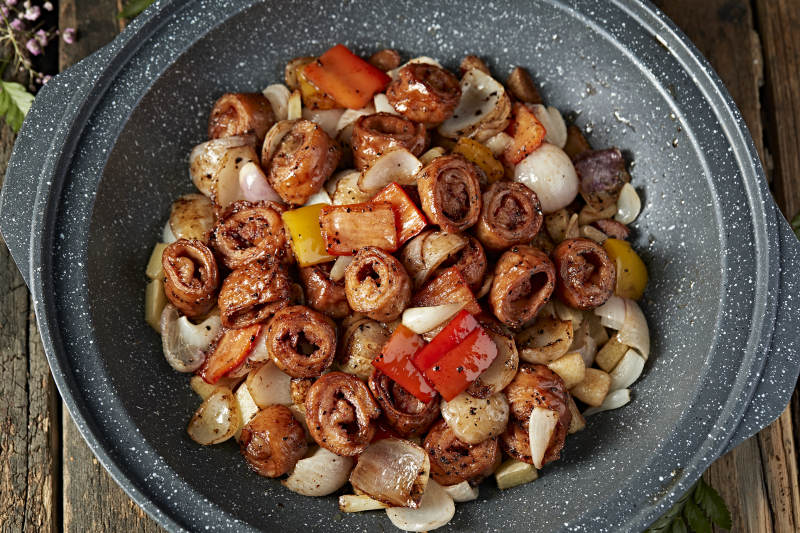 石锅彩椒洋葱肥肠