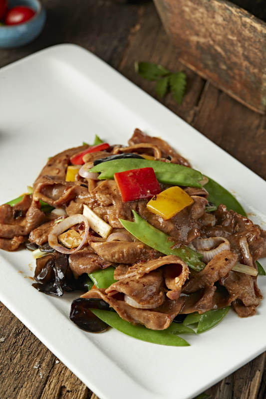 彩椒蜜豆木耳炒牛舌