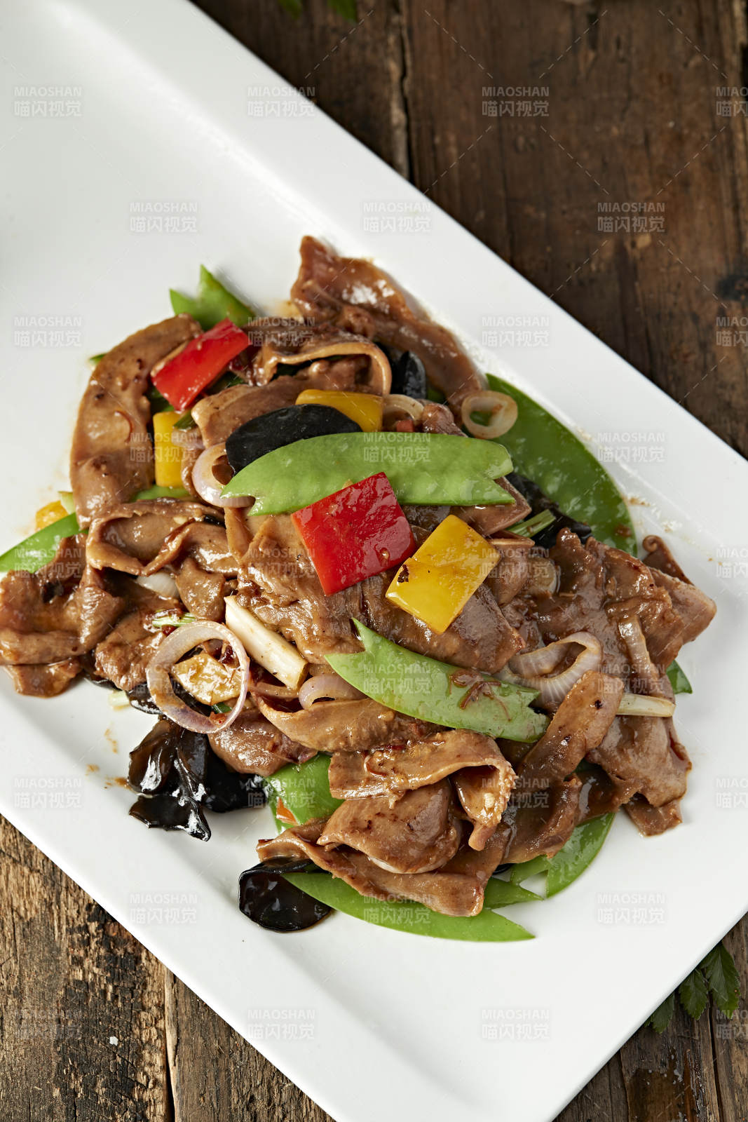 彩椒蜜豆木耳炒牛舌