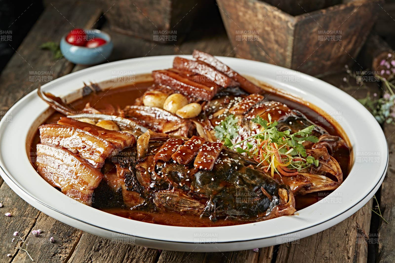 酱香五花肉炖千岛湖野生大鲢鱼头