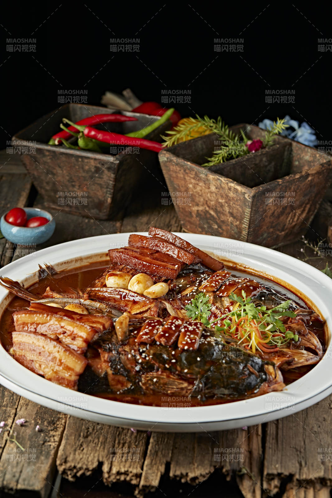 酱香五花肉炖千岛湖野生大鲢鱼头