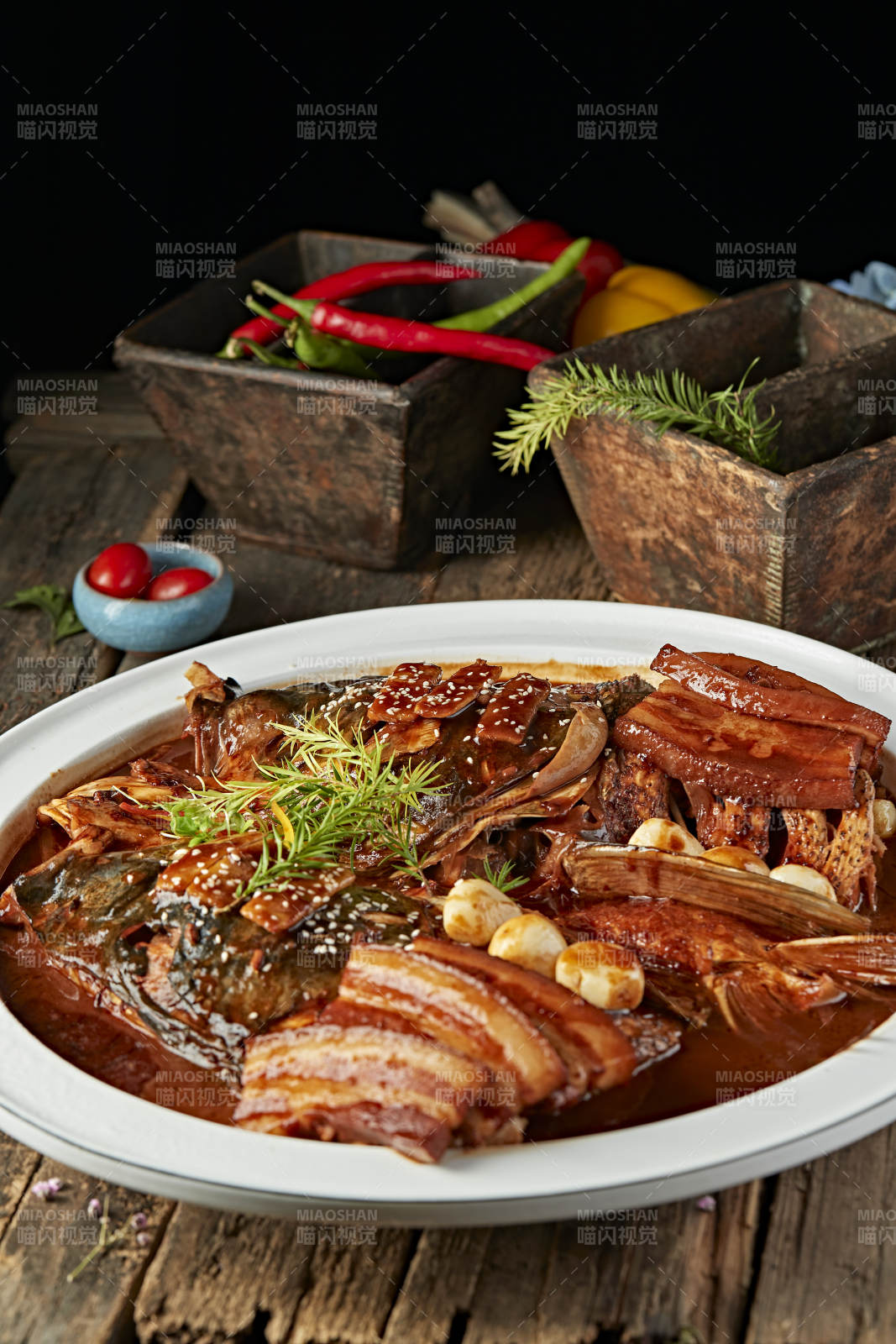 酱香五花肉炖千岛湖野生大鲢鱼头