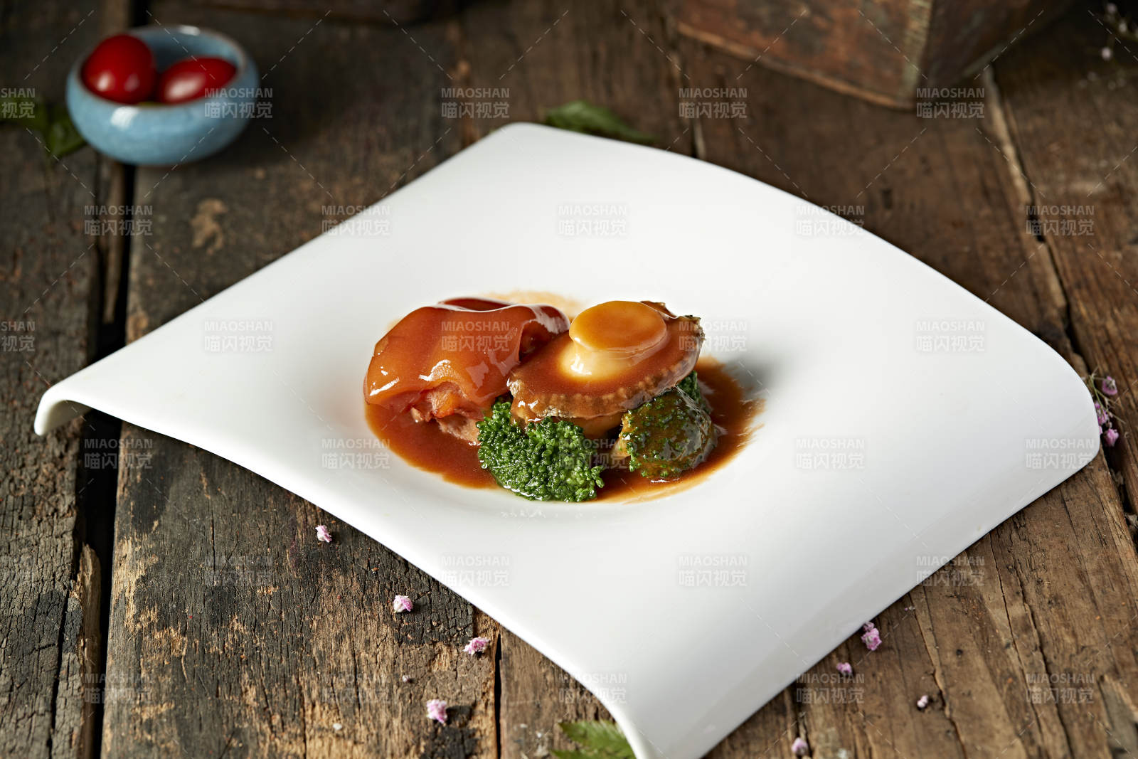 浇汁猪脚扣鲍鱼图片