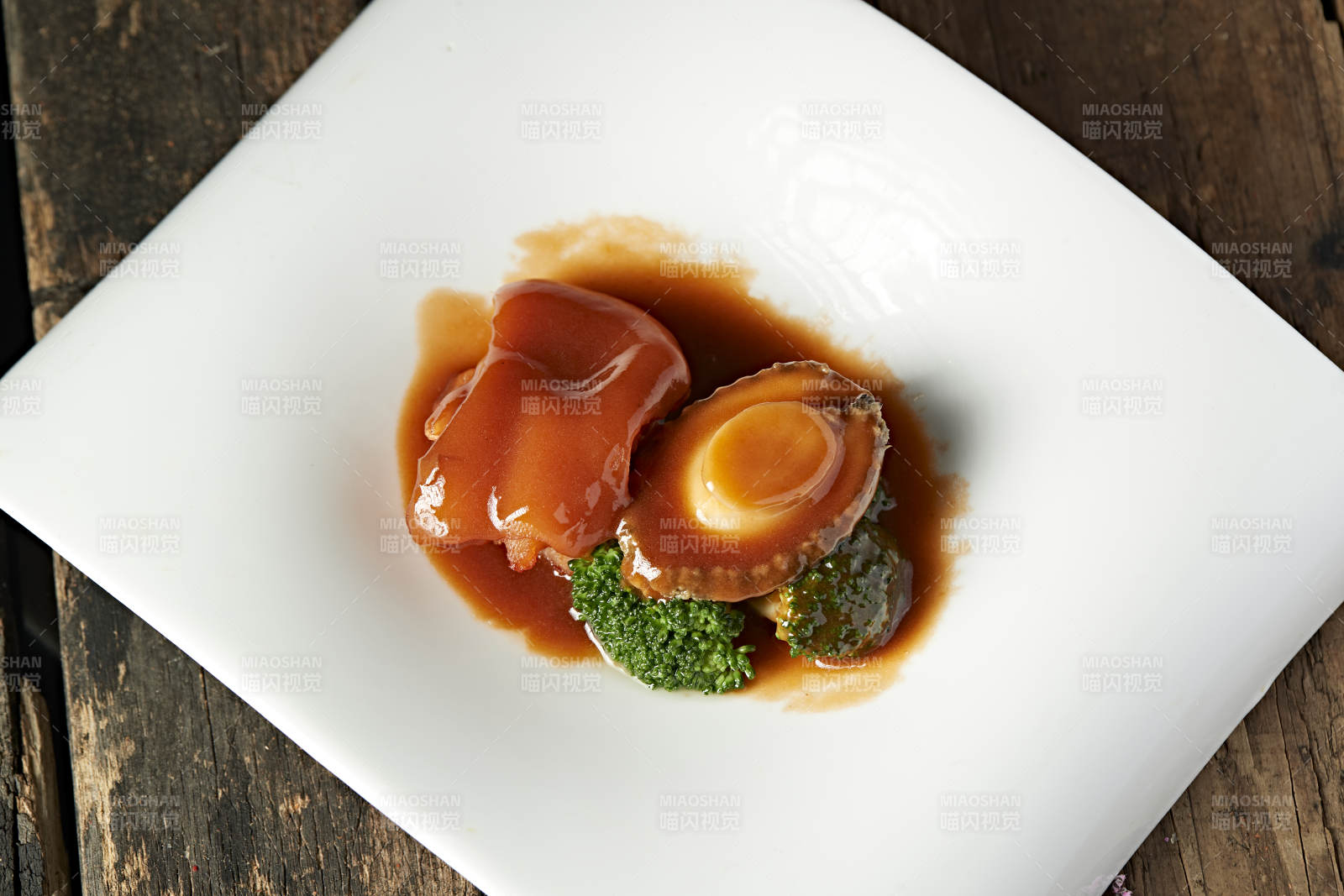 浇汁猪脚扣鲍鱼图片