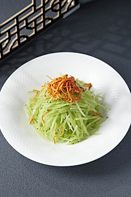 精美凉菜虫草花巧拌卤笋丝