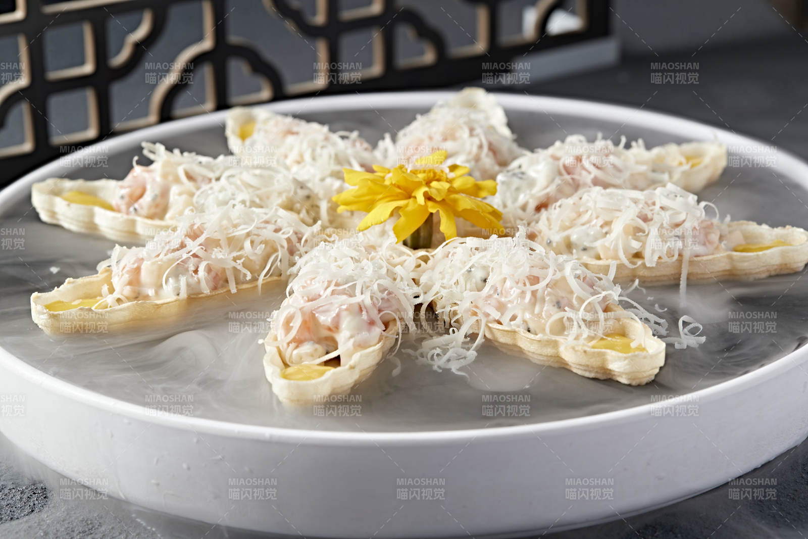 军舰水果沙拉芝士海虾仁