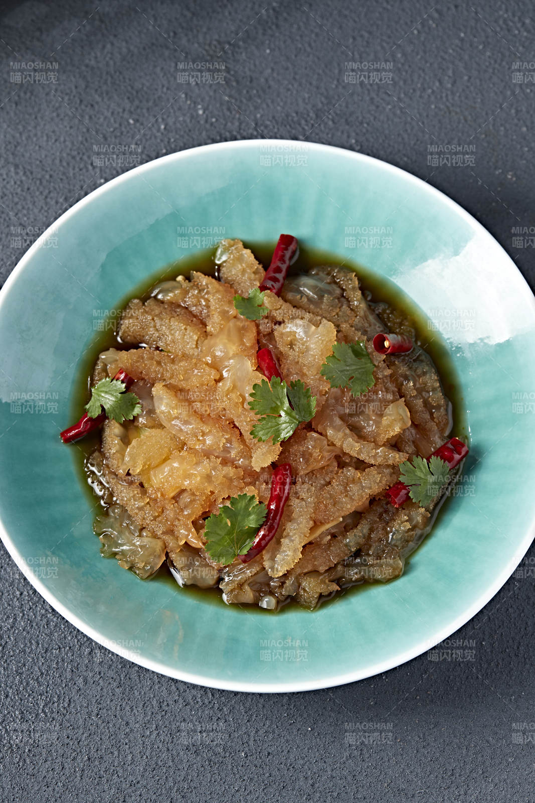 美味凉菜香辣老醋蛰头-摄影图