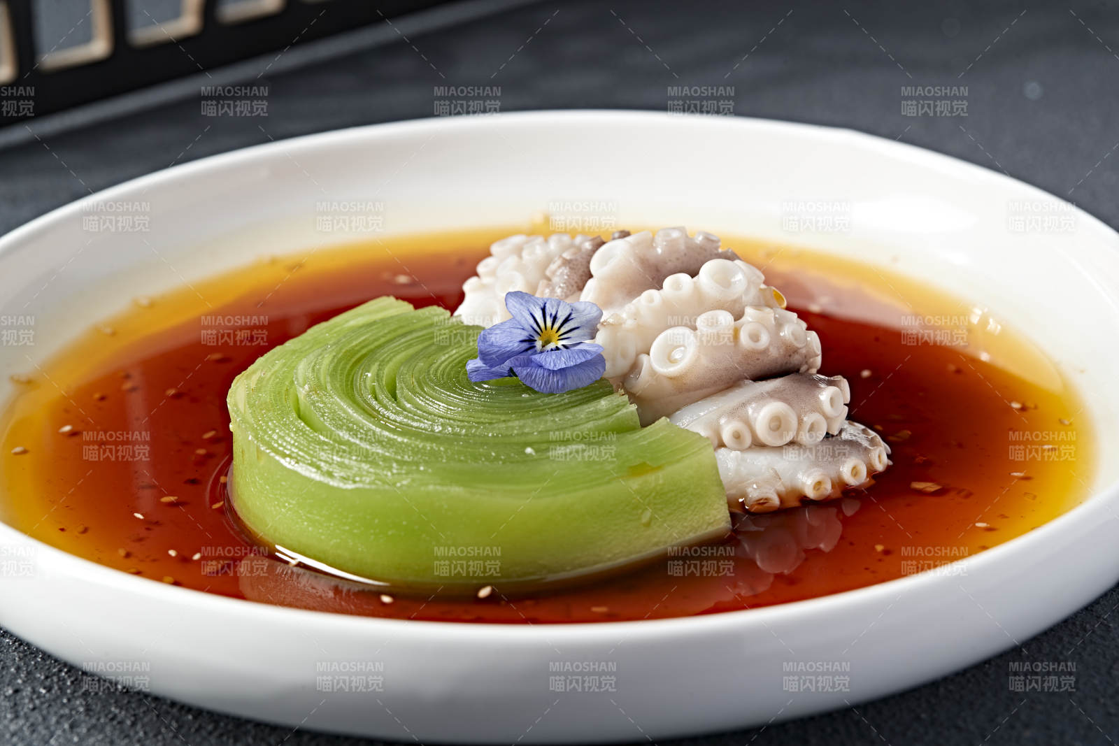 精美涼菜撈汁筍片生腌八爪魚