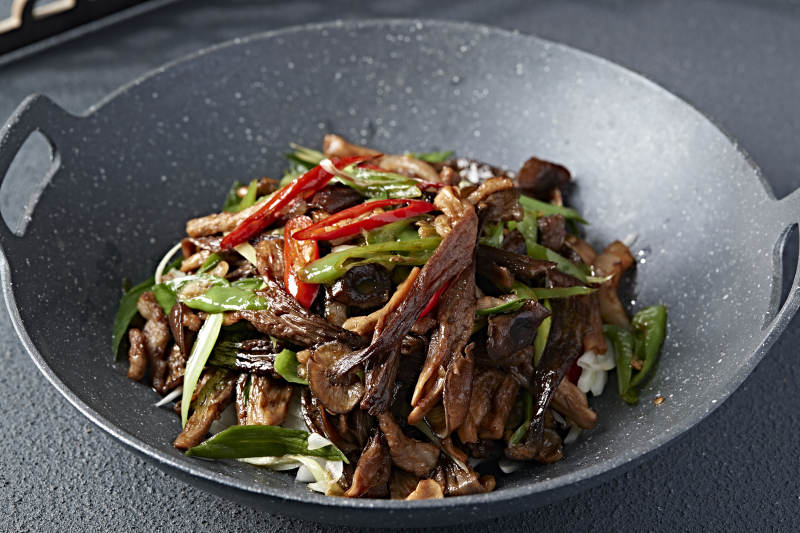 香辣干锅腊肉茶树菇