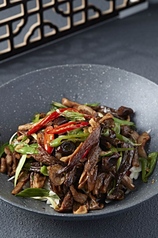 香辣干锅腊肉茶树菇