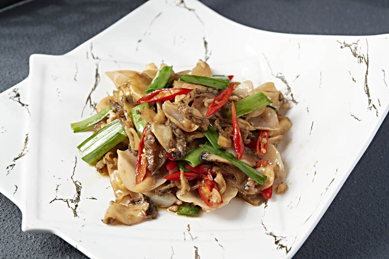 蒜苗辣炒白木耳鲜鲍鱼片