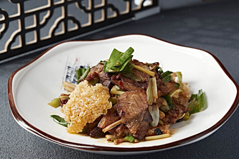 蒜苗火爆锅巴回锅肉