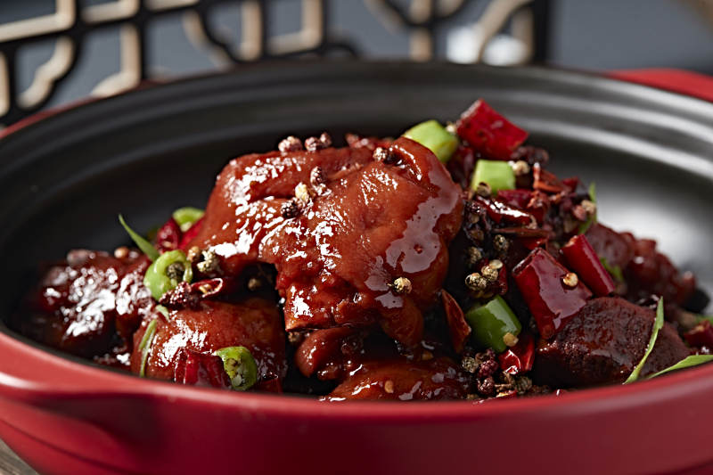 砂锅红焖香辣猪蹄块