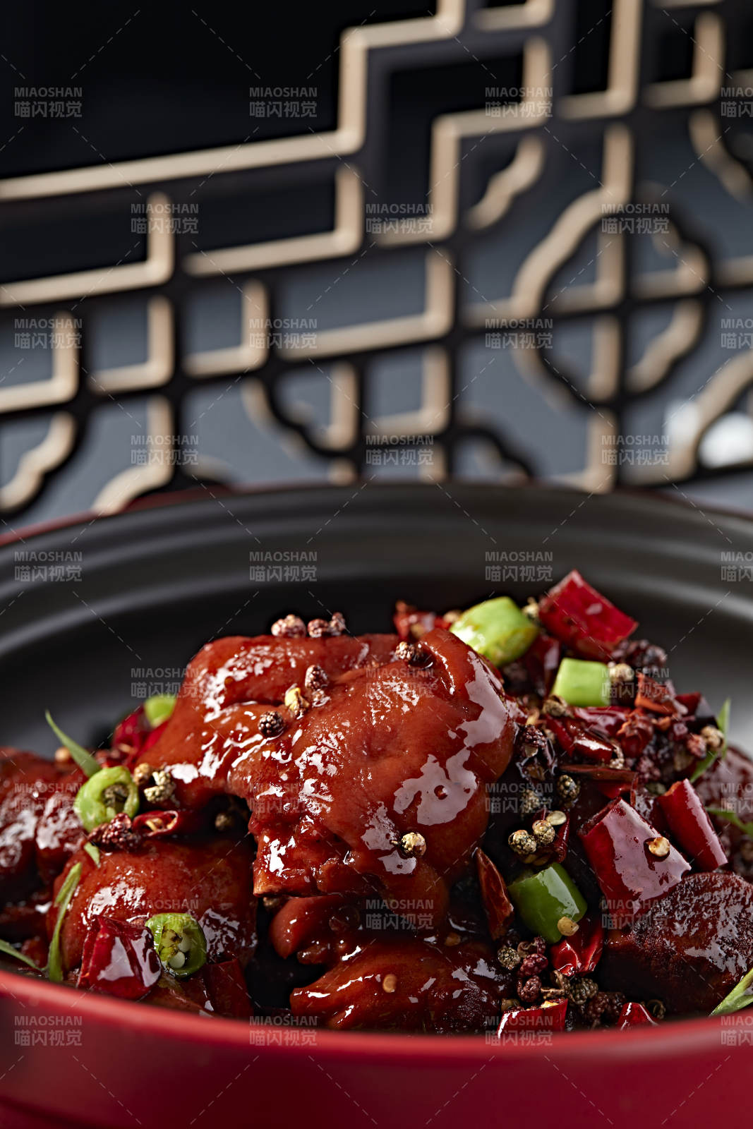 砂锅红焖香辣猪蹄块