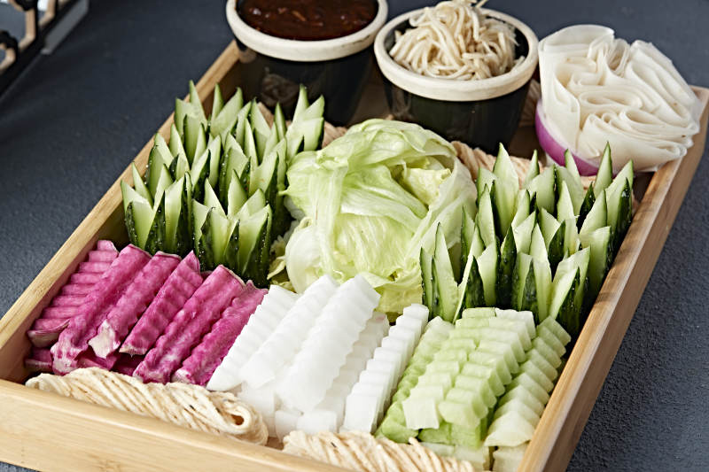 东北农家蘸酱菜卷饼大拼盘