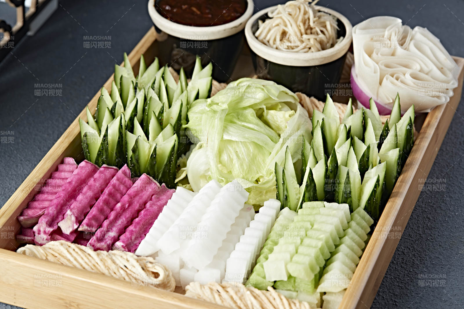 東北農家蘸醬菜卷餅大拼盤