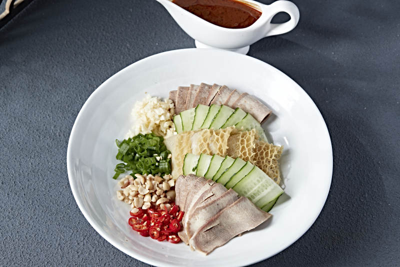 浇汁时蔬牛舌金钱肚