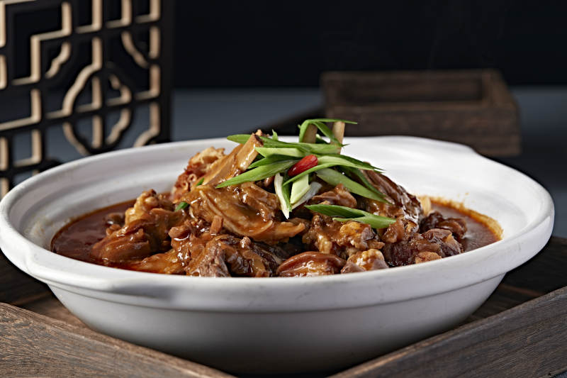 砂锅红焖香辣羊排带皮羊肉