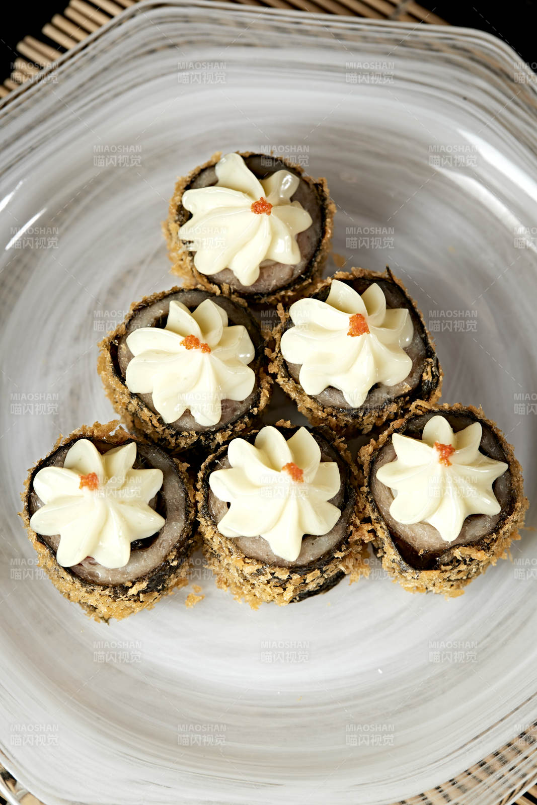 美乃滋酱配紫菜鳕鱼蟹籽卷