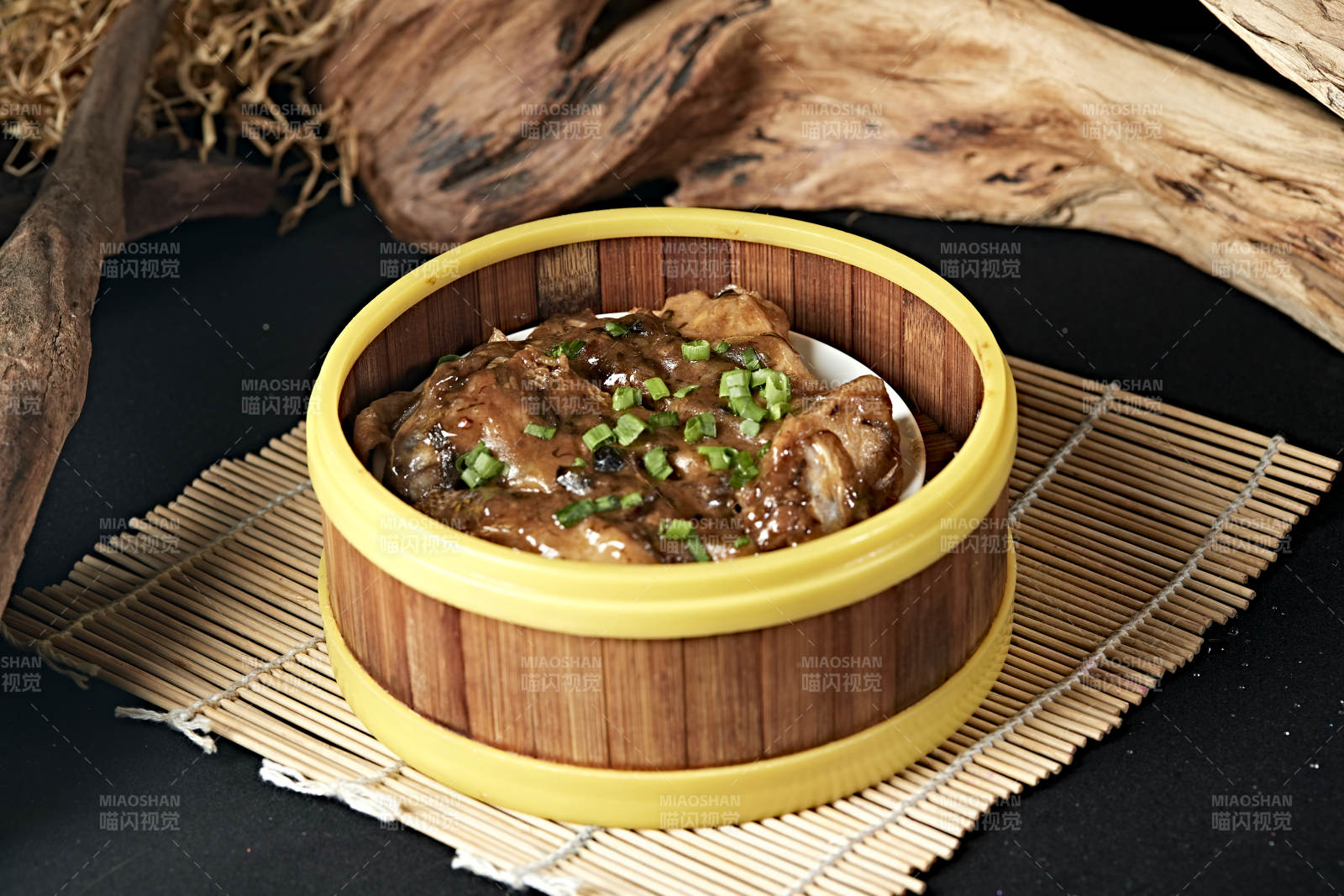 美味茶餐香蒸醬香小雛雞