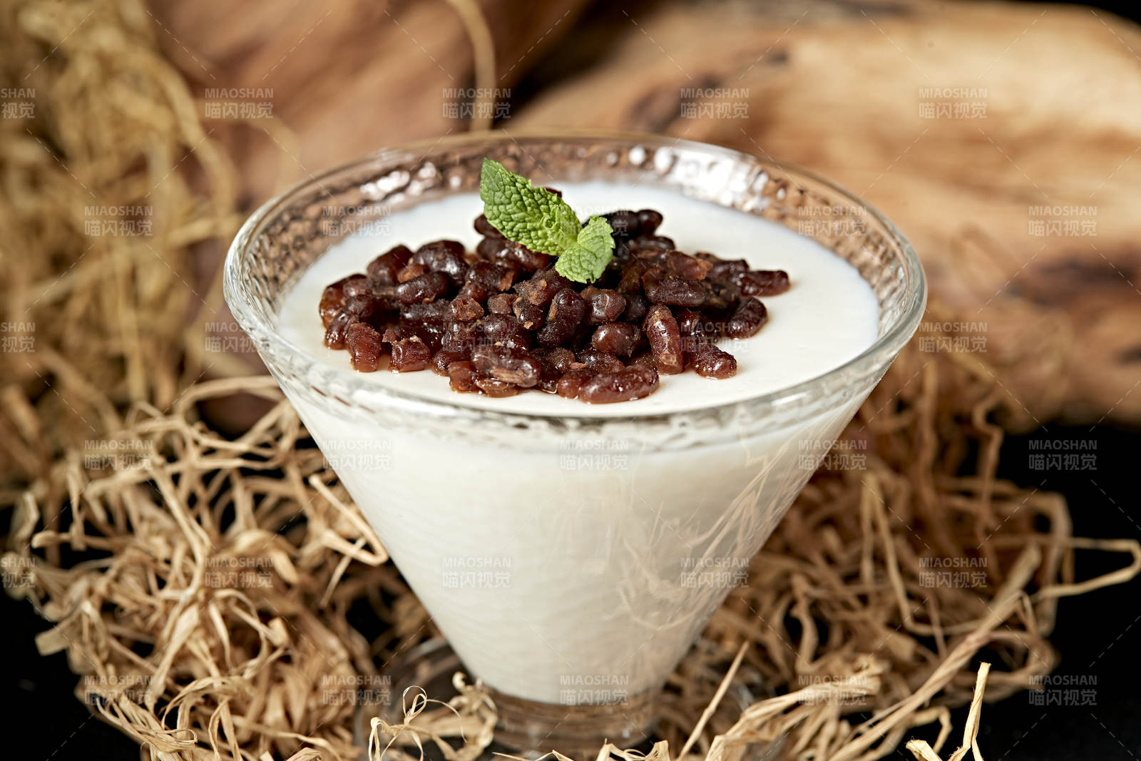 美味鲜奶红豆布丁