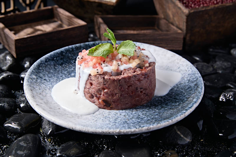 蜂窝煤造型的酸奶果粒红豆泥糕