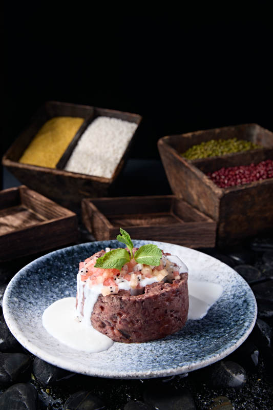 蜂窝煤造型的酸奶果粒红豆泥糕