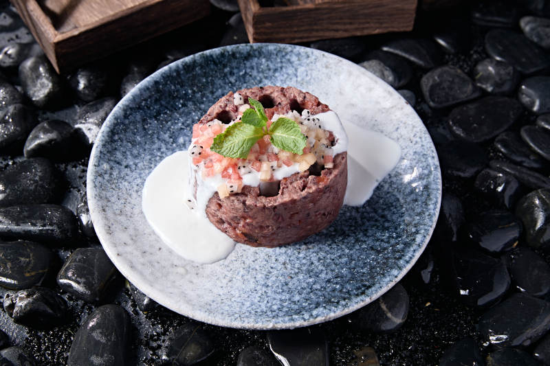 蜂窝煤造型的酸奶果粒红豆泥糕