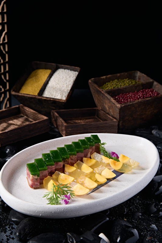 茴香皮冻压肴肉配水晶实蛋