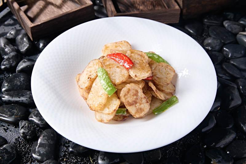 虎皮彩椒油炸糖霜土豆片